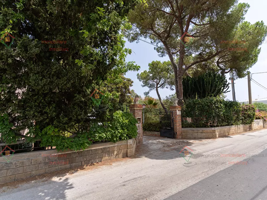 Immagine 45 di Villa in vendita  a Siracusa