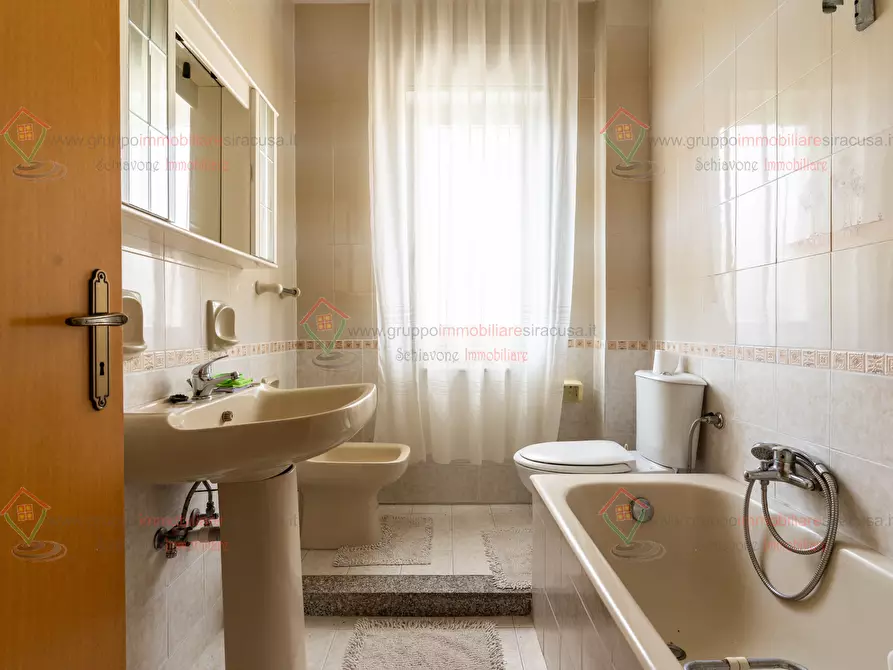 Immagine 12 di Trilocale in vendita  a Siracusa