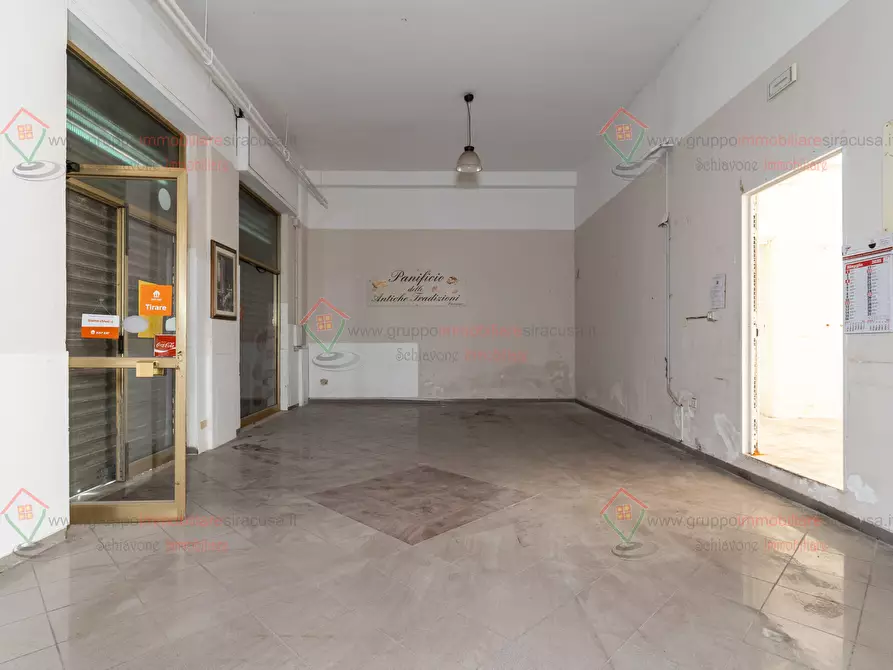 Immagine 10 di Locale commerciale in affitto  a Siracusa