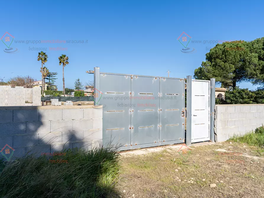 Immagine 11 di Garage in vendita  a Siracusa