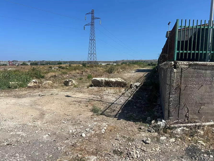 Immagine 6 di Terreno industriale in vendita  a Melilli