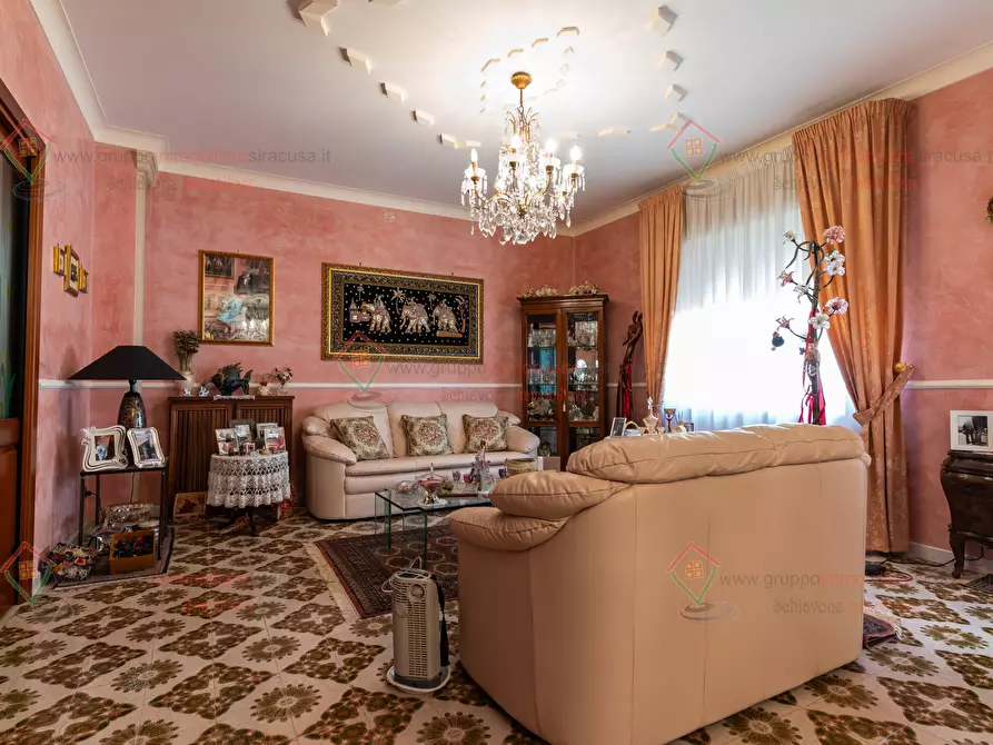 Immagine 15 di Pentalocale in vendita  a Siracusa