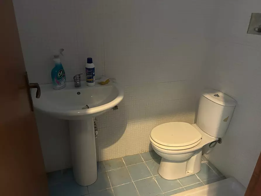 Immagine 4 di Locale commerciale in affitto  a Siracusa