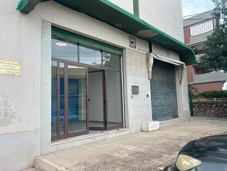 Immagine 9 di Locale commerciale in affitto  a Siracusa