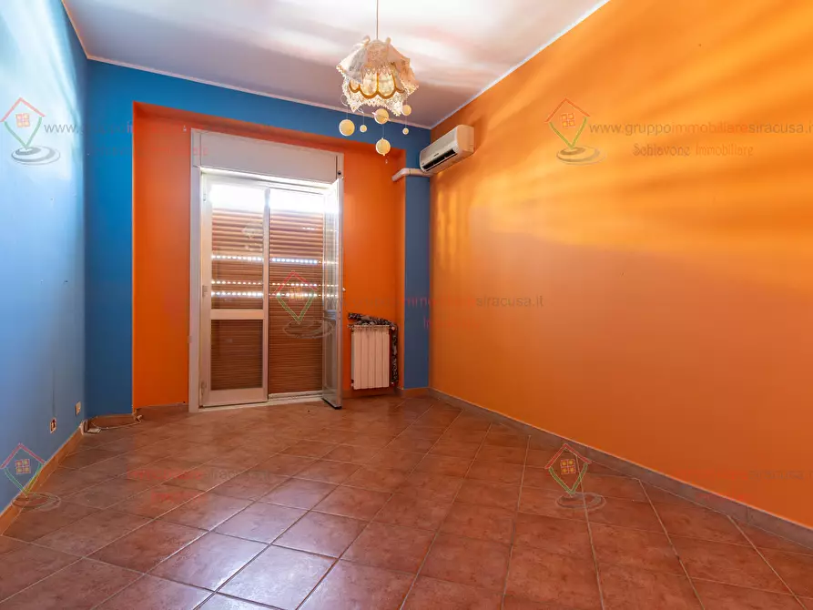 Immagine 11 di Trilocale in vendita  a Siracusa