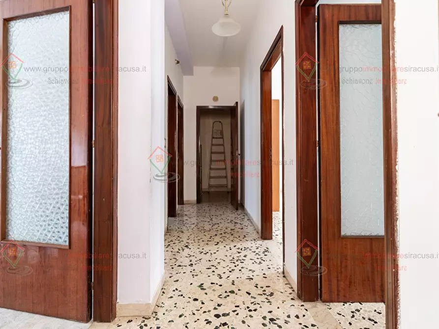 Immagine 9 di Trilocale in vendita  a Siracusa