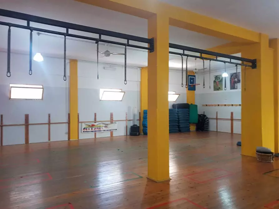 Immagine 8 di Locale commerciale in vendita  a Siracusa