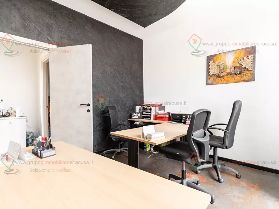 Immagine 4 di Locale commerciale in vendita  a Siracusa