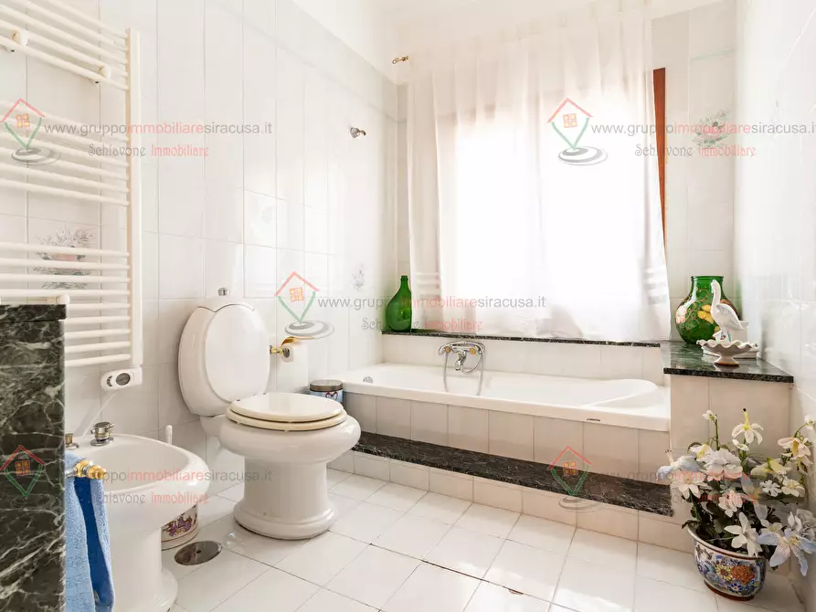 Immagine 13 di Pentalocale in vendita  a Siracusa