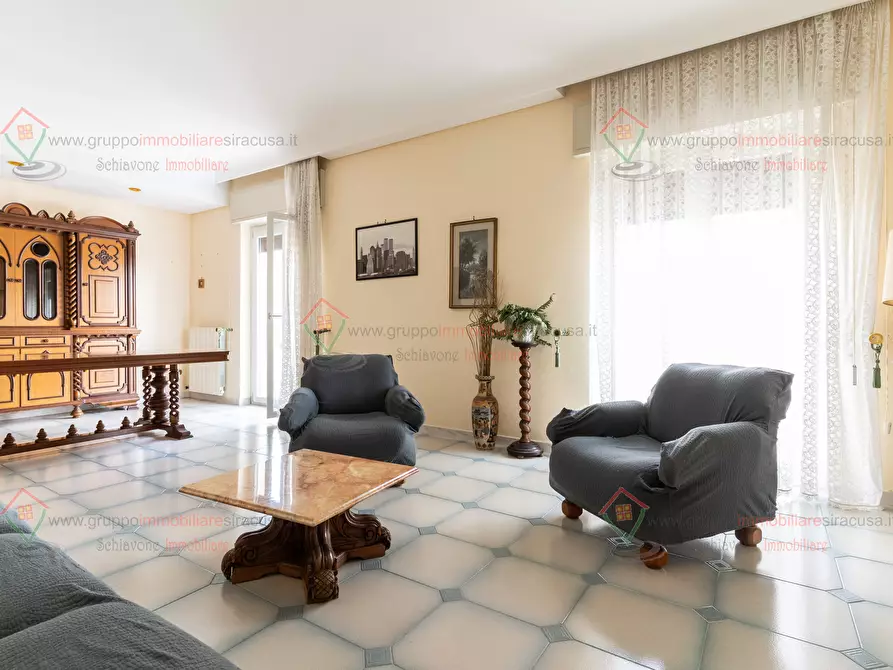 Immagine 1 di Pentalocale in affitto  a Siracusa
