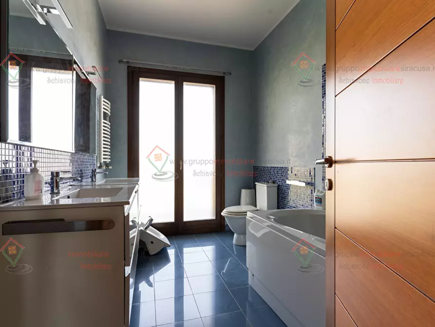 Immagine 18 di Quadrilocale in vendita  a Siracusa