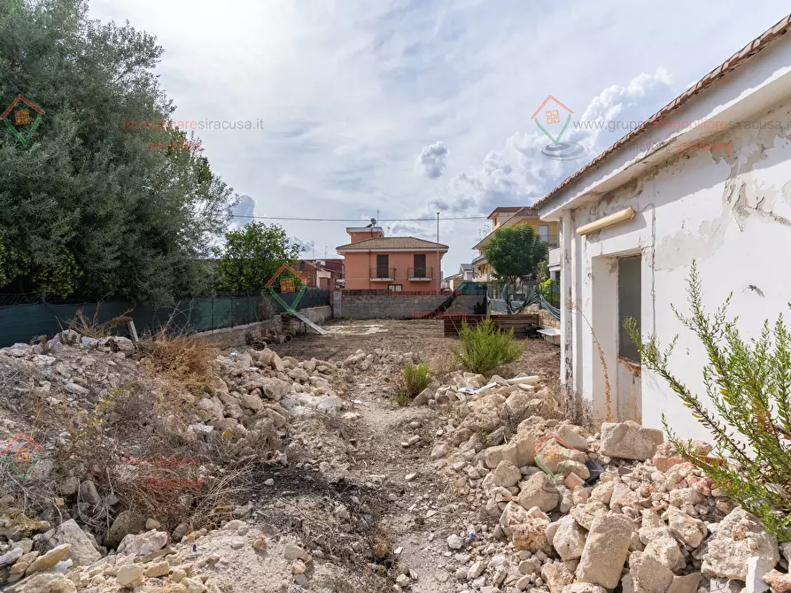 Immagine 19 di Casa indipendente in vendita  a Siracusa
