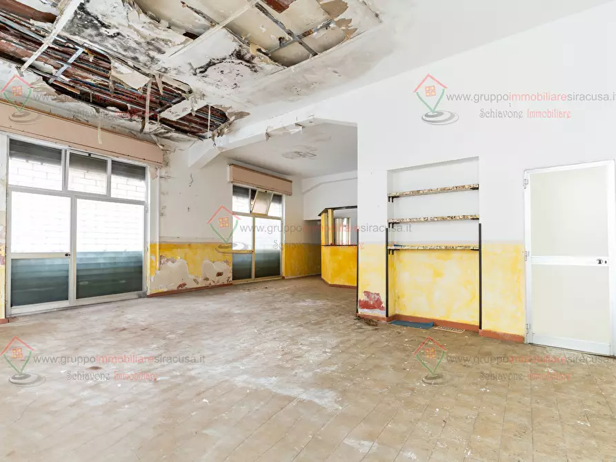 Immagine 5 di Locale commerciale in vendita  a Priolo Gargallo