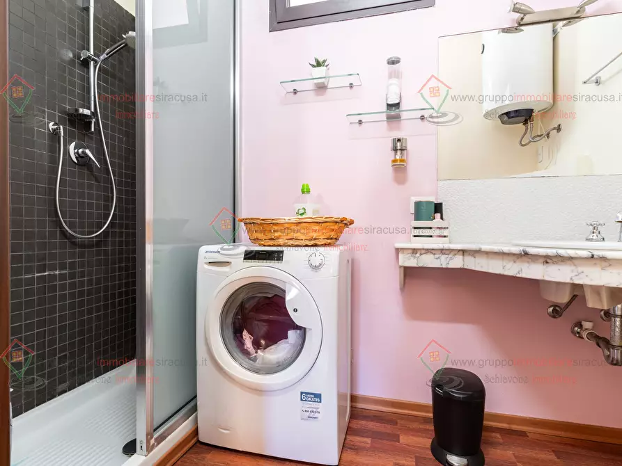 Immagine 30 di Casa indipendente in vendita  a Siracusa
