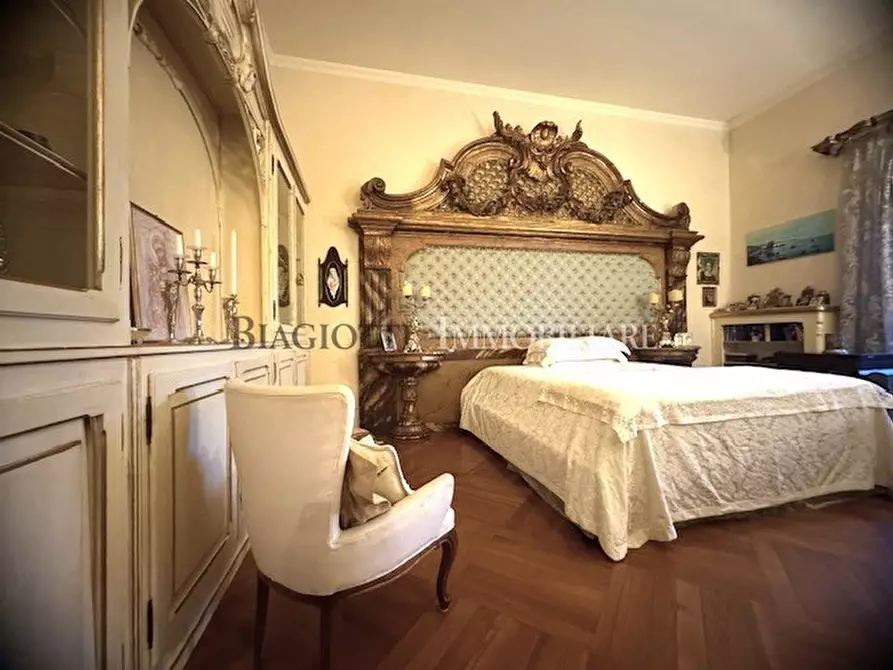 Immagine 9 di Pentalocale in vendita  in viale italia a Livorno