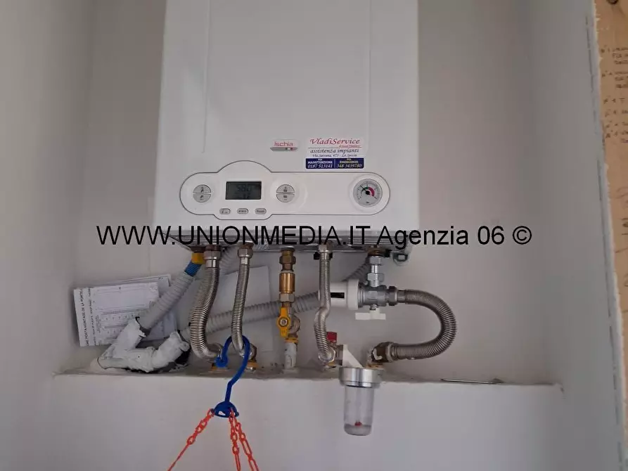 Immagine 7 di Appartamento in vendita  a La Spezia