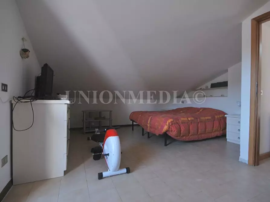 Immagine 6 di Mansarda in affitto  a Sarzana