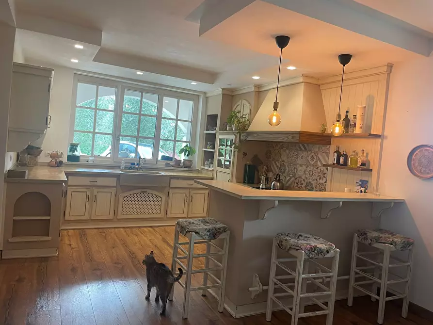 Immagine 3 di Villa in vendita  in via fratta a Sarzana