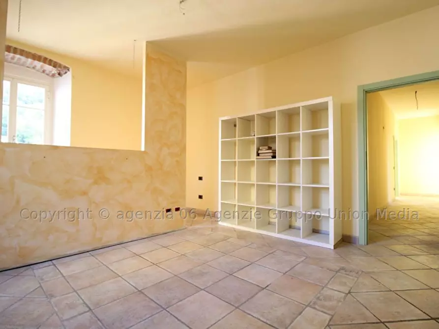 Immagine 18 di Appartamento in vendita  a Ortonovo