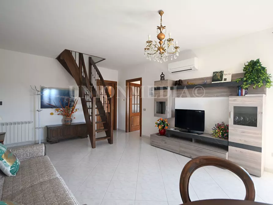 Immagine 1 di Appartamento in vendita  in Via Castiglioni a Santo Stefano Di Magra