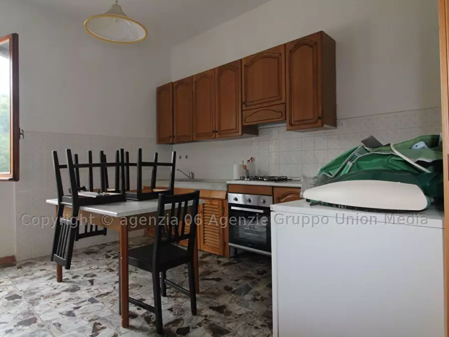 Immagine 1 di Appartamento in affitto  a Vezzano Ligure