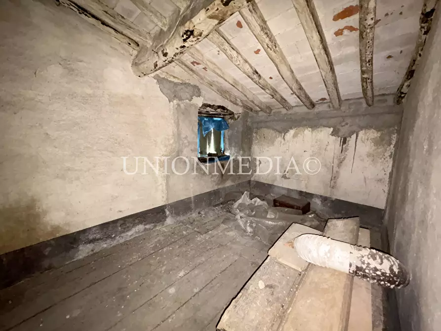 Immagine 18 di Casa semindipendente in vendita  in via giucano a Fosdinovo