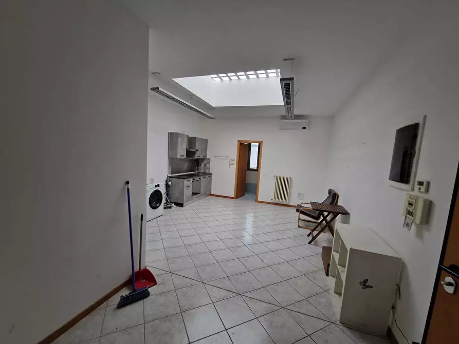 Immagine 3 di Ufficio in vendita  in Via Marecchiese 152 a Rimini