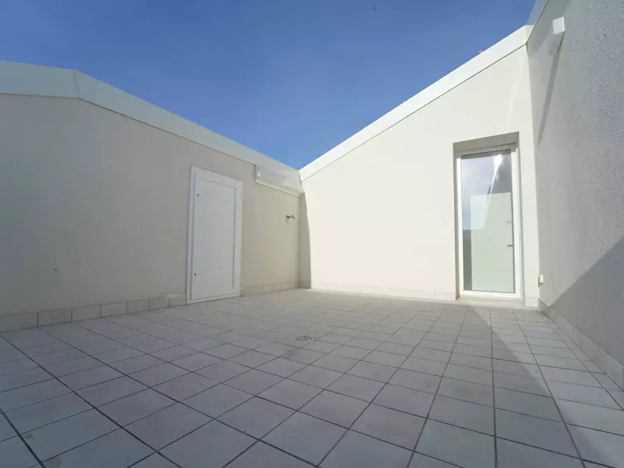 Immagine 15 di Quadrilocale in vendita  in Via Niccolò Tommaseo 100 a Rimini