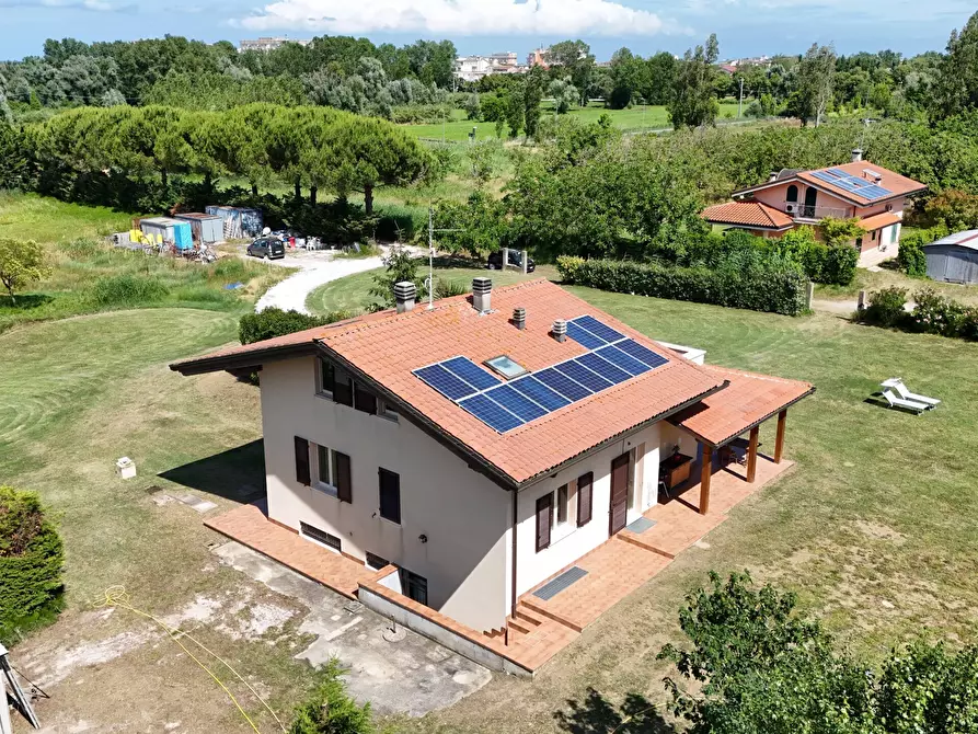 Immagine 39 di Villa in vendita  in Via Giuseppe Garibaldi a Bellaria-Igea Marina