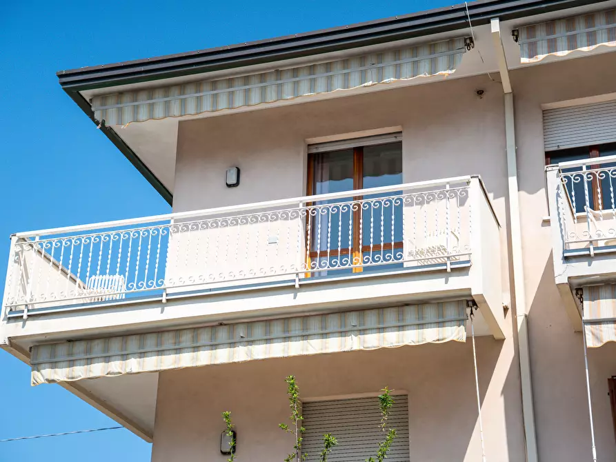 Immagine 49 di Trilocale in vendita  in Viale Piave 23 a Rimini