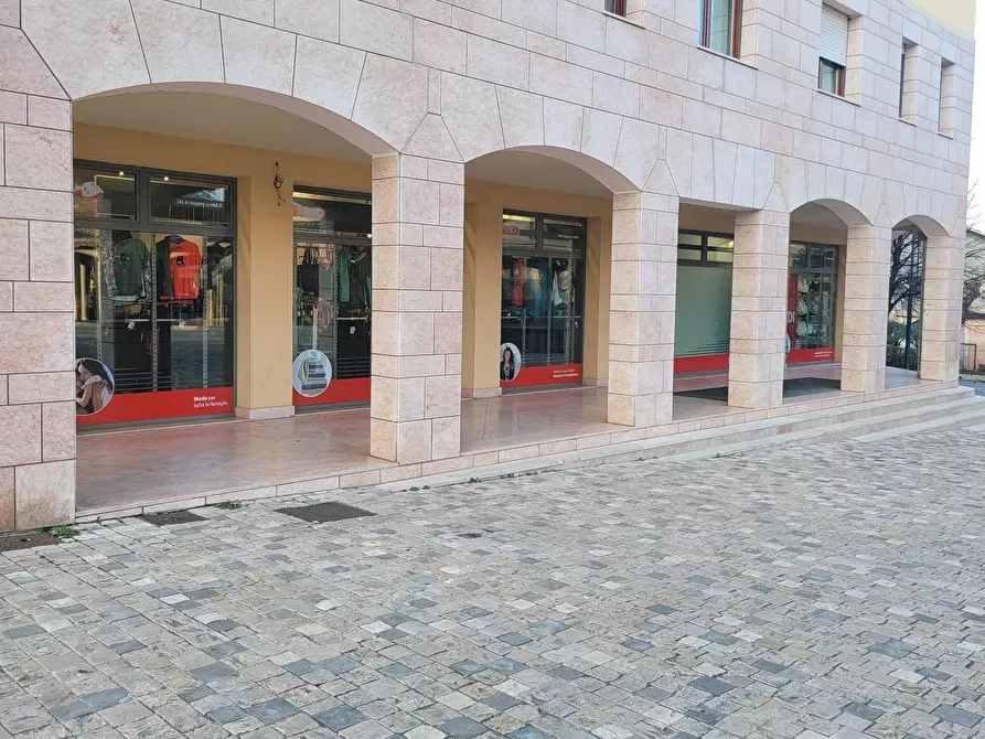 Immagine 5 di Attività commerciale in affitto  in Piazza Europa 24 a Verucchio