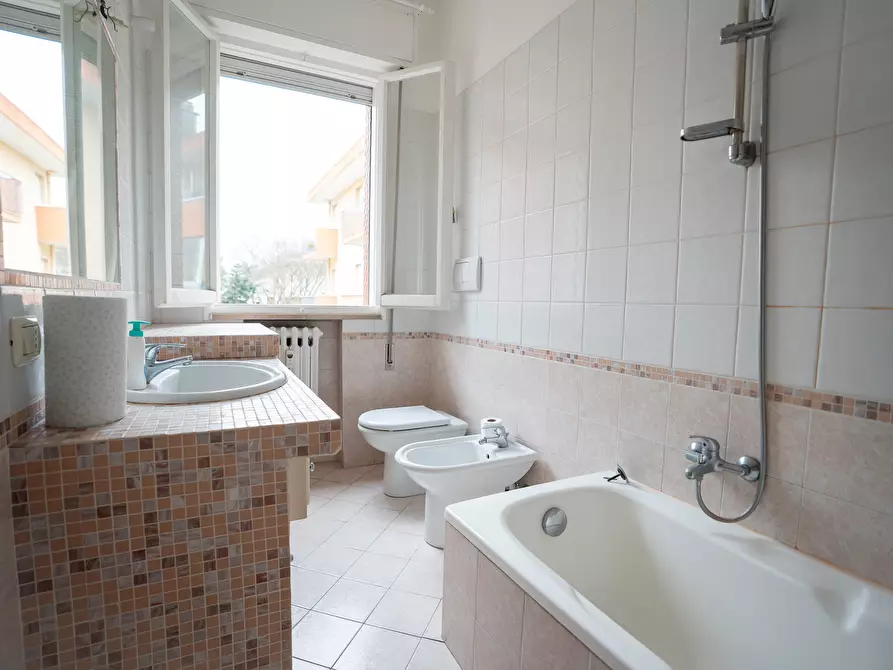 Immagine 30 di Trilocale in vendita  in Via Vega 51 a Rimini