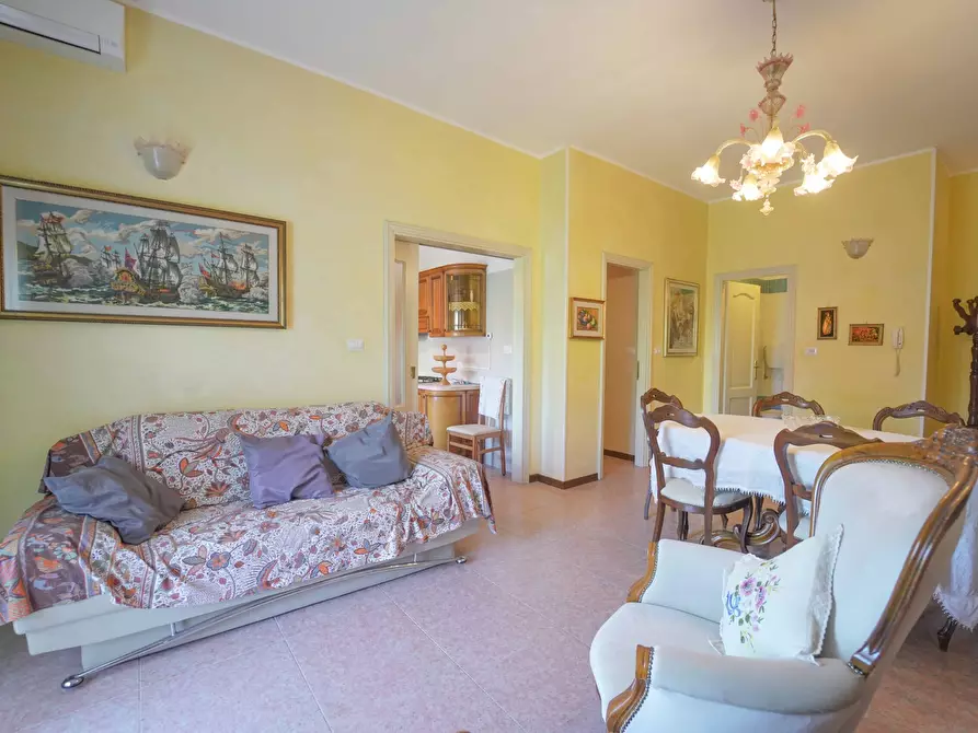 Immagine 23 di Palazzo in vendita  in Via Albio Tibullo 40 a Bellaria-Igea Marina