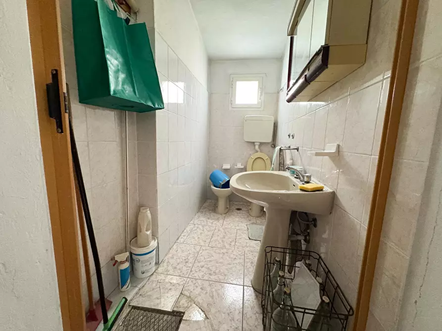 Immagine 7 di Garage in vendita  in Piazzetta Ducale a Rimini