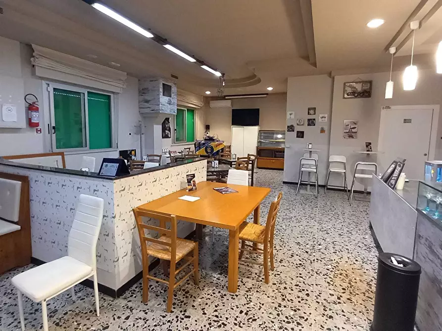 Immagine 4 di Bar / Ristorante in vendita  in Via Antonio Meucci 45 a Rimini