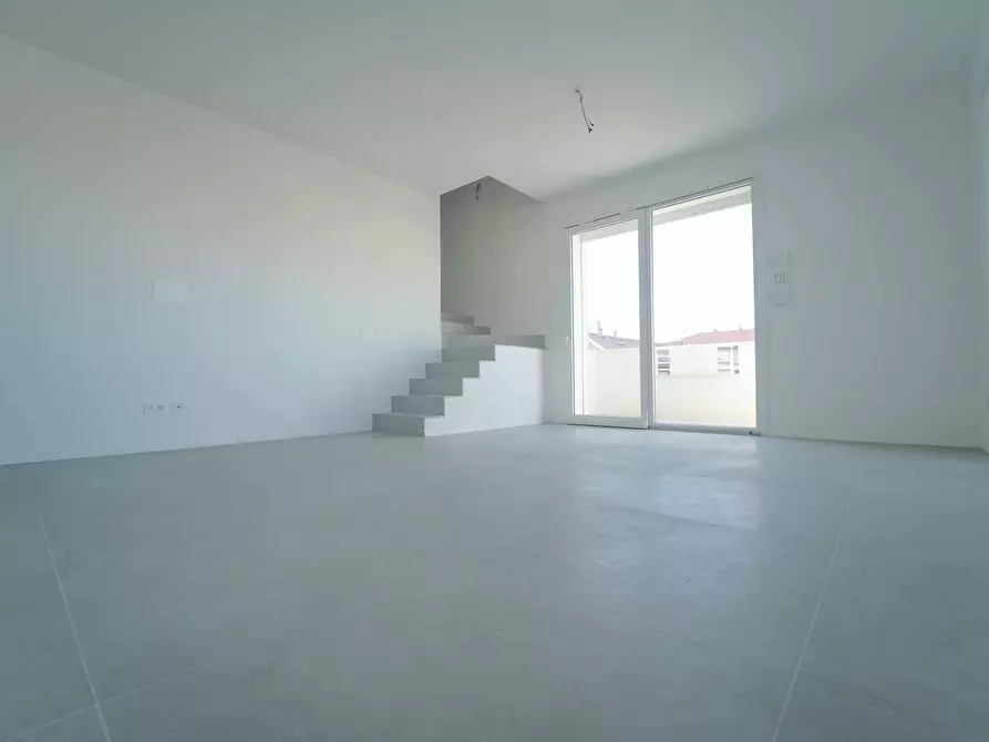 Immagine 5 di Quadrilocale in vendita  in Via Niccolò Tommaseo 100 a Rimini