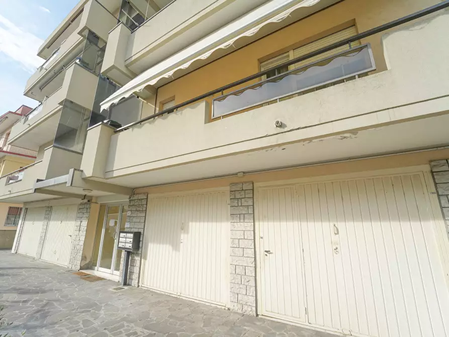Immagine 23 di Quadrilocale in vendita  in Via Giovanni Ruffini 9 a Rimini