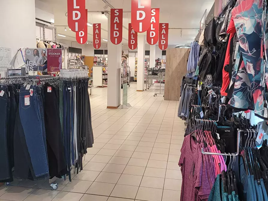 Immagine 16 di Attività commerciale in affitto  in Piazza Europa 24 a Verucchio