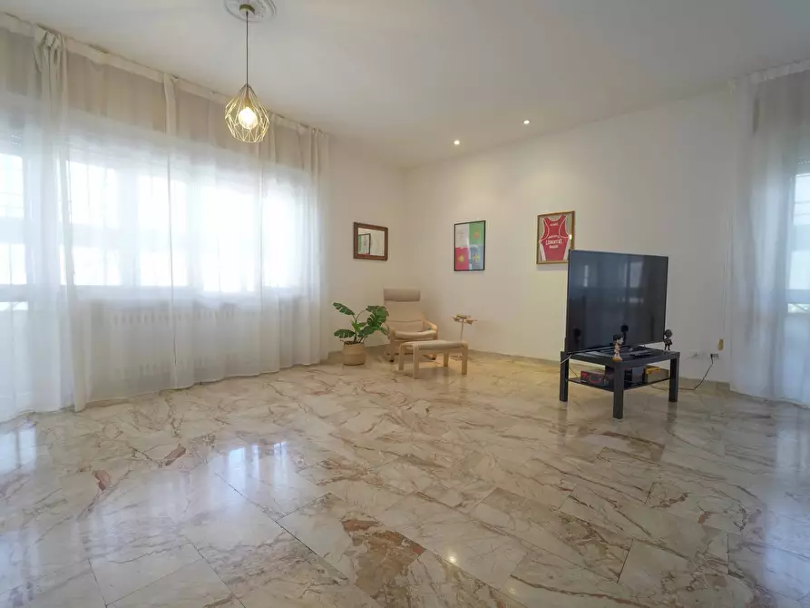 Immagine 2 di Pentalocale in vendita  a Rimini
