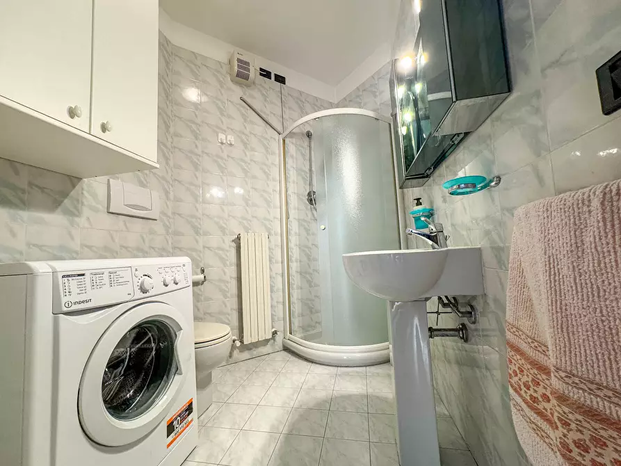 Immagine 11 di Trilocale in vendita  in Via Salvemini 28 a Rimini