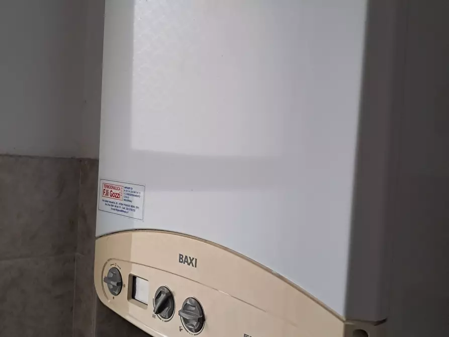 Immagine 3 di Ufficio in vendita  a Santarcangelo Di Romagna