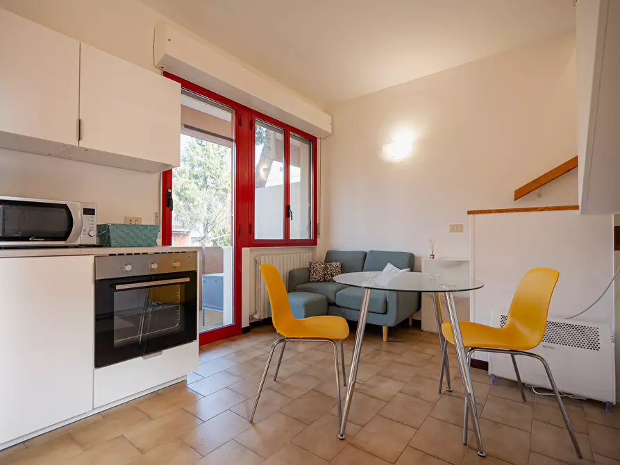 Immagine 2 di Bilocale in vendita  in Via Leptis Magna 2 a Rimini