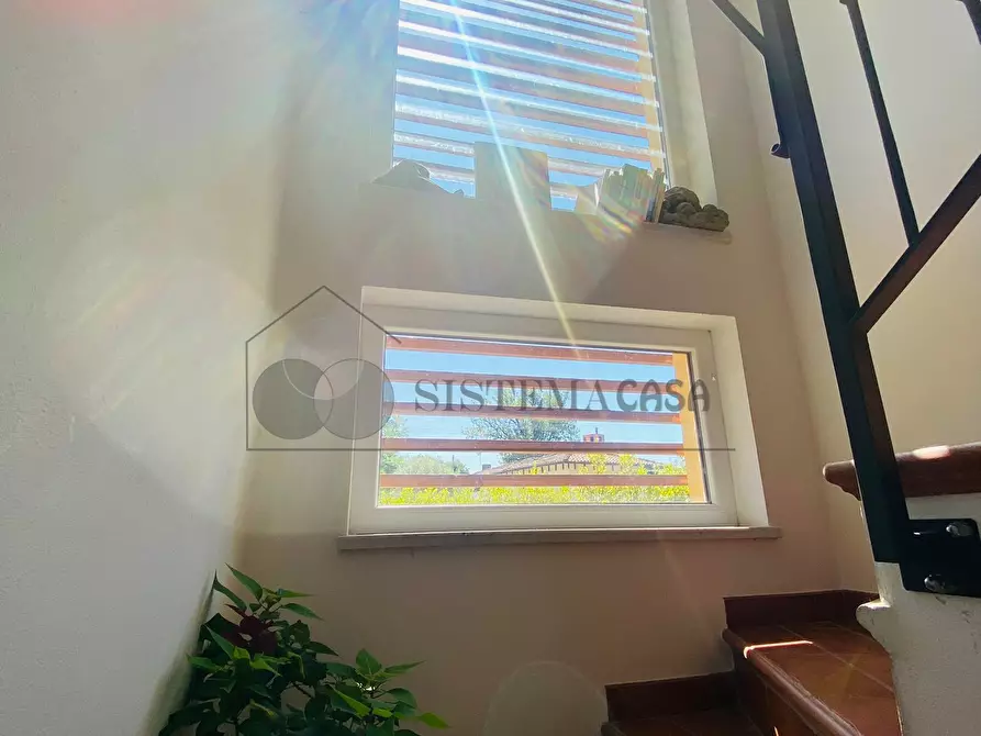 Immagine 29 di Villa in vendita  a Castelnuovo Magra