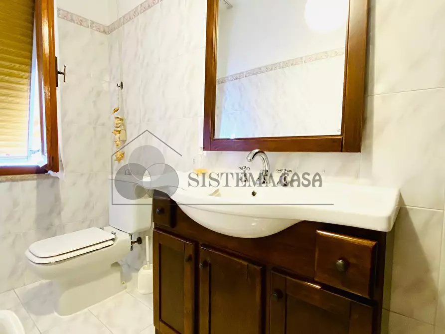 Immagine 20 di Villa in vendita  in Via 1º Maggio 12 a Follo