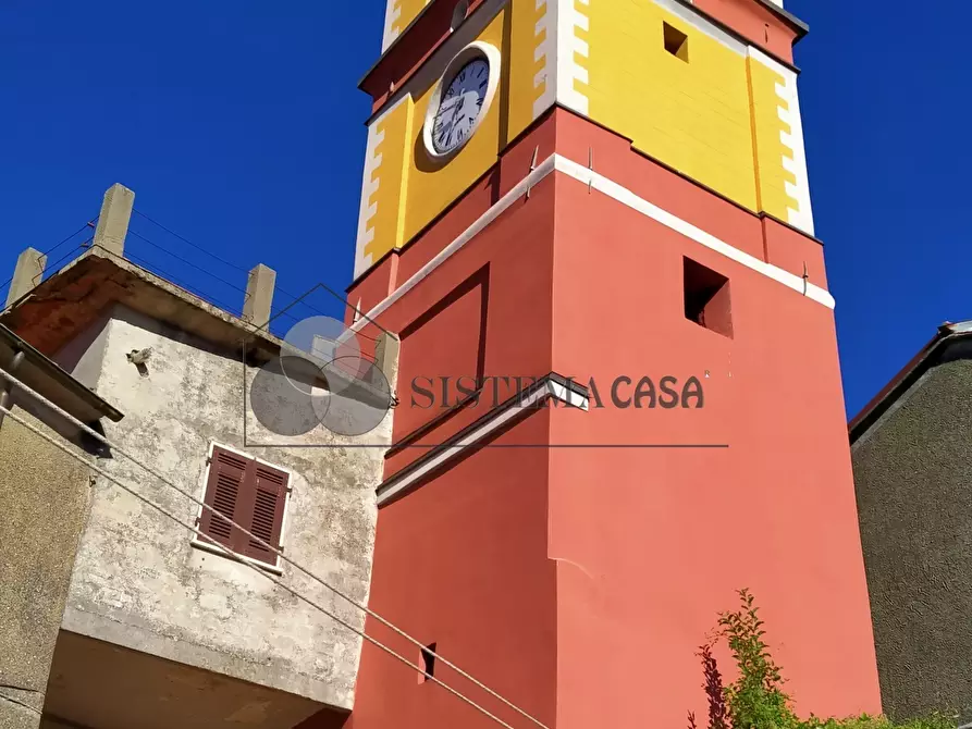 Immagine 26 di Rustico / casale in vendita  in Via del Castello snc a Fivizzano