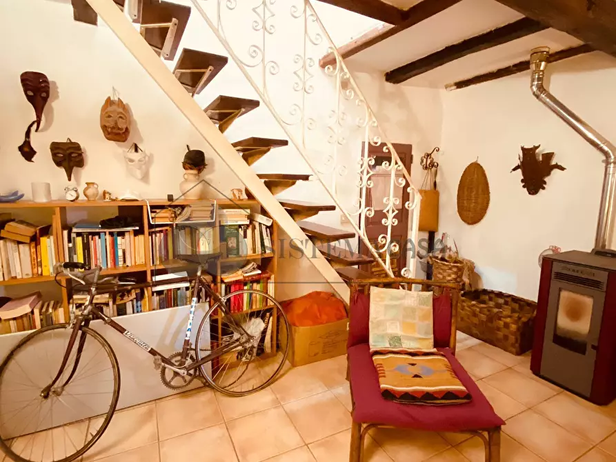 Immagine 6 di Rustico / casale in vendita  in Via Borgo di Sopra Giucano 10 a Fosdinovo