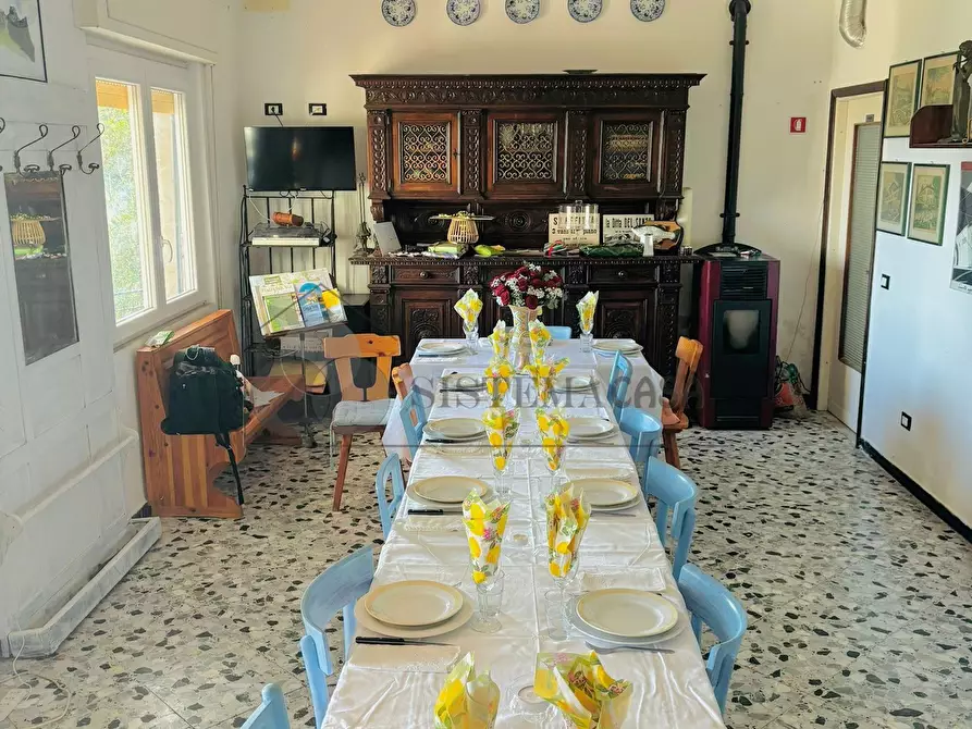 Immagine 10 di Villa in vendita  in Via Fratelli Aristide e Alduino Castellini 8 a Vezzano Ligure