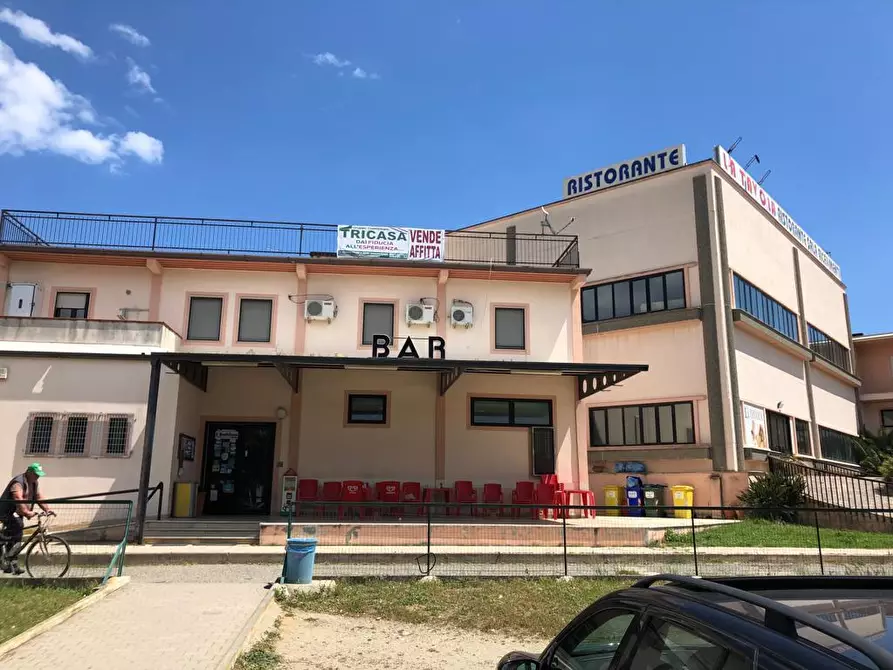 Immagine 1 di Locale commerciale in vendita  a Corigliano-Rossano