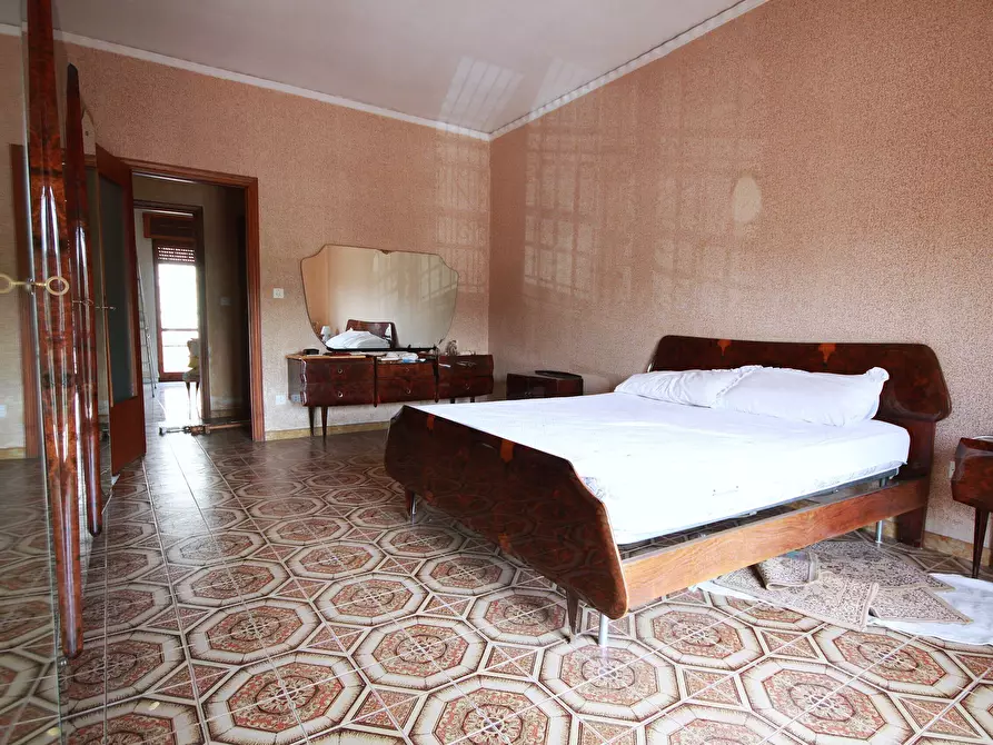 Immagine 12 di Trilocale in vendita  in Via Zenone di Elea 49 a Napoli
