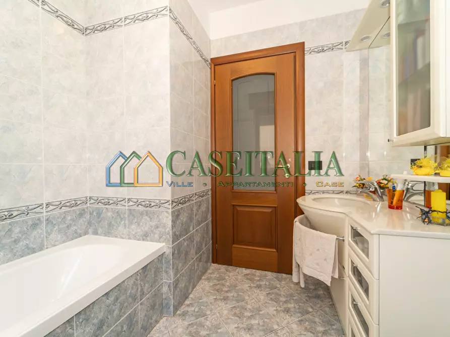 Immagine 21 di Quadrilocale in vendita  in Corso Carlo e Nello Rosselli 180 a Torino